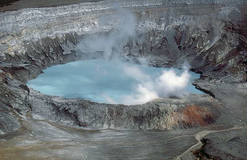 4_Kratermeer, vulkaan Poas.jpg
